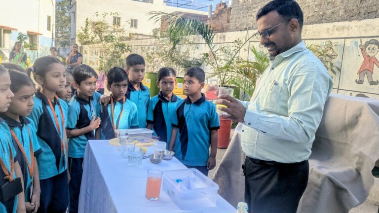 संत ज्ञानेश्वर विद्यालयात लहानग्यांचे विज्ञान प्रयोग उत्साहात