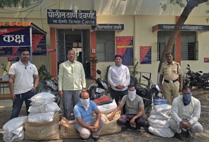 लातूर : प्रतिबंधित गुटखा विक्री व वाहतूक प्रकरणी सलग छापे; ३ लाखांहून अधिक मुद्देमाल जप्त, ४ गुन्हे दाखल